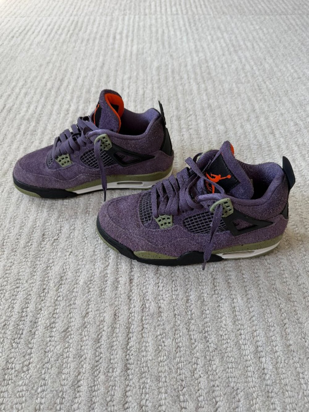 Retro Air Jordan 4 - Canyon Purple - Women 7 / Kids 5.5